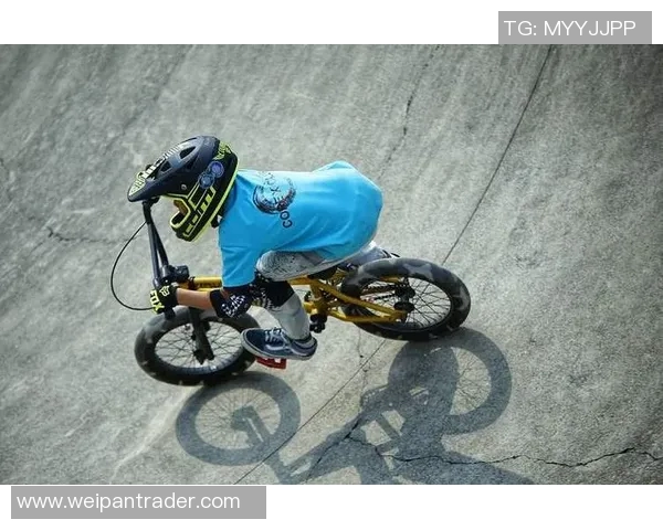 武汉极限运动队在世界街舞大赛中以60分稳居积分榜首位